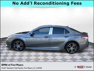 Used 2020 Toyota Camry SE image 1