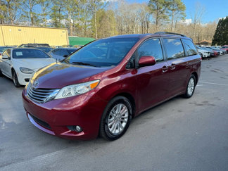 Used 2011 Toyota Sienna XLE image 1