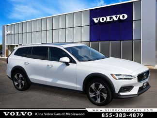 Used 2020 Volvo V60 T5 Cross Country image 1