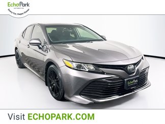 Used 2018 Toyota Camry LE image 1