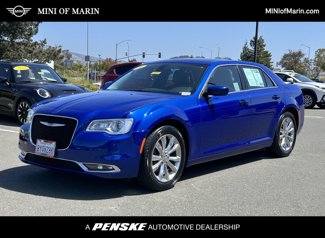 Used 2018 Chrysler 300 Touring L image 1