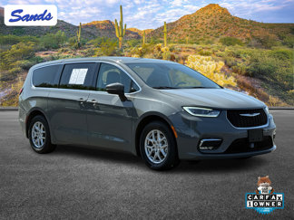 Used 2023 Chrysler Pacifica Touring-L image 1