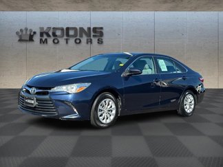 Used 2017 Toyota Camry LE image 1