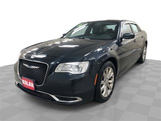 Used 2017 Chrysler 300 Limited image 1