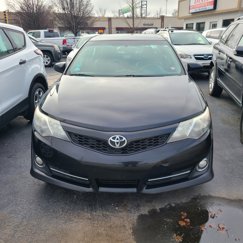 Used 2014 Toyota Camry SE image 1