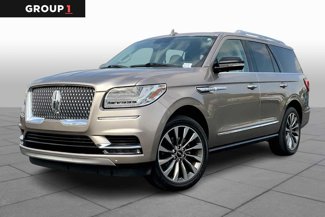 Used 2019 Lincoln Navigator Select image 1