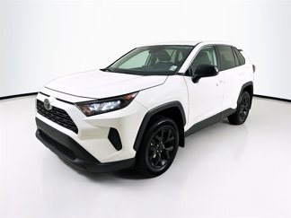 Used 2022 Toyota RAV4 LE image 1