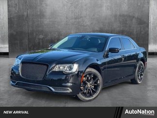 Used 2018 Chrysler 300 Touring image 1