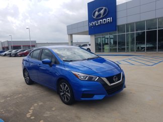 Used 2022 Nissan Versa SV image 1