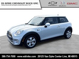Used 2018 MINI Cooper 2-Door Hardtop image 1
