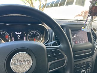 Used 2019 Jeep Cherokee Latitude Plus w/ Cold Weather Group image 1
