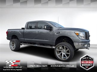 Used 2019 Nissan Titan SV image 1