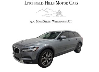 Used 2017 Volvo V90 T6 Cross Country image 1
