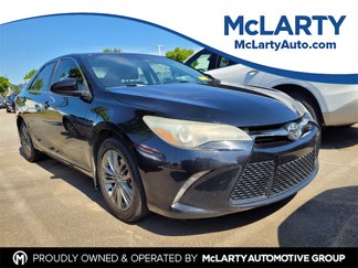 Used 2016 Toyota Camry SE image 1