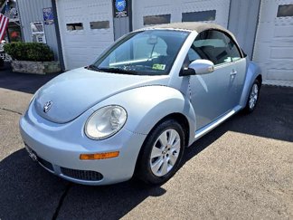 Used 2009 Volkswagen Beetle S image 1