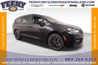 New 2025 Chrysler Pacifica Select image 1
