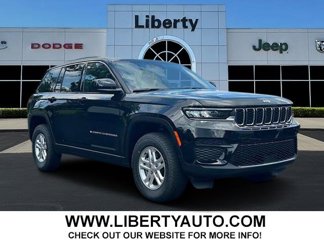 New 2025 Jeep Grand Cherokee Laredo image 1
