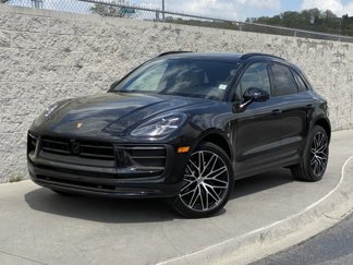 Certified 2025 Porsche Macan image 1