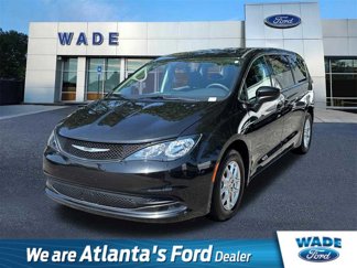Used 2023 Chrysler Voyager LX image 1