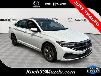 Used 2023 Volkswagen Jetta SE w/ Panoramic Sunroof Package image 1
