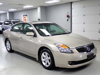 Used 2009 Nissan Altima 3.5 SL w/ Technology Pkg image 1