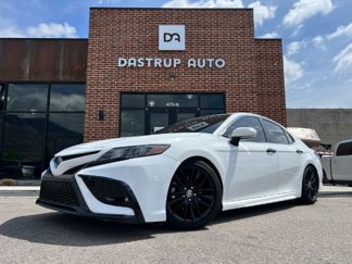 Used 2023 Toyota Camry SE image 1