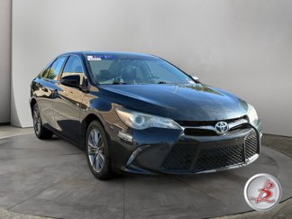 Used 2015 Toyota Camry SE image 1