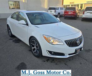 Used 2017 Buick Regal Sport Touring image 1
