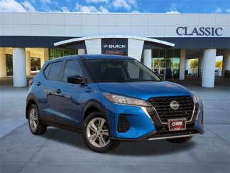 Used 2022 Nissan Kicks S image 1