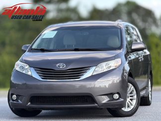 Used 2014 Toyota Sienna XLE image 1