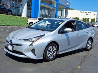 Used 2018 Toyota Prius Four image 1