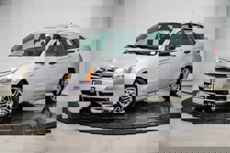 Used 2010 Ford Focus SE image 1