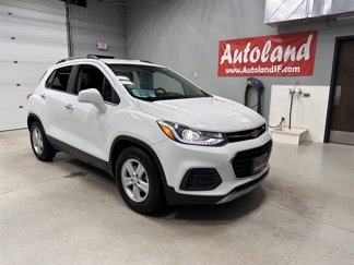 Used 2018 Chevrolet Trax LT w/ LT Convenience Package image 1