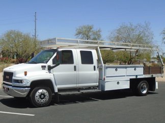 Used 2005 GMC TopKick C4500 2WD Crew Cab image 1