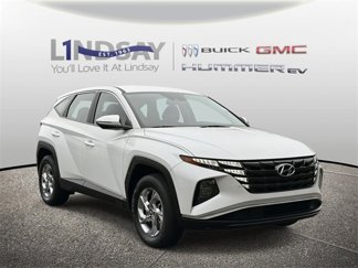 Used 2022 Hyundai Tucson SE image 1