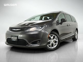 Used 2017 Chrysler Pacifica Touring-L Plus image 1