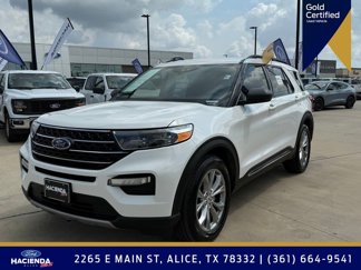 Certified 2022 Ford Explorer XLT w/ Equipment Group 202A image 1