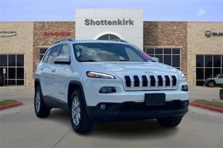 Used 2018 Jeep Cherokee Latitude Plus w/ Comfort/Convenience Group image 1