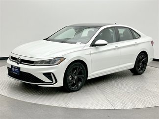 Certified 2025 Volkswagen Jetta SE image 1