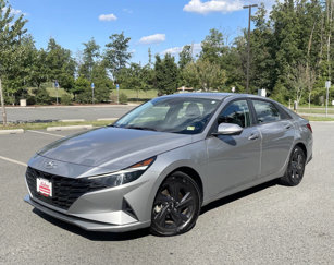 Used 2022 Hyundai Elantra SEL w/ Convenience Package image 1