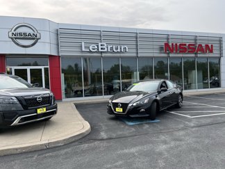 Used 2022 Nissan Altima 2.5 SV w/ SV Premium Package image 1