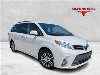 Used 2020 Toyota Sienna XLE image 1