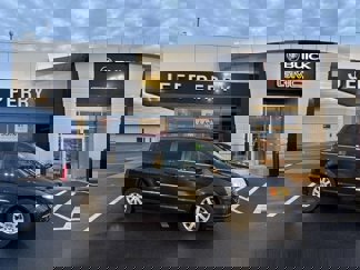 Used 2014 Chrysler Town & Country Touring image 1