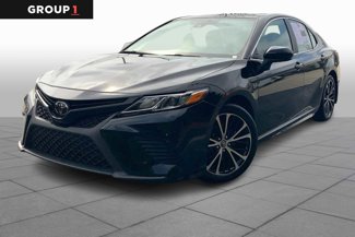 Used 2020 Toyota Camry SE image 1
