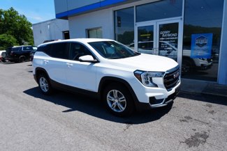 Used 2022 GMC Terrain SLE image 1