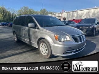 Used 2016 Chrysler Town & Country Touring w/ Driver Convenience Group image 1