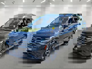 Used 2022 Volkswagen Tiguan SE w/ Panoramic Sunroof Package image 1