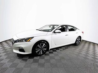 Certified 2022 Nissan Altima 2.5 SV image 1