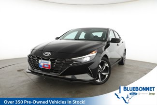 Used 2023 Hyundai Elantra Limited w/ Preferred Accessory Package image 1