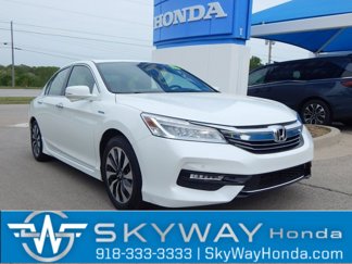 Used 2017 Honda Accord Touring image 1